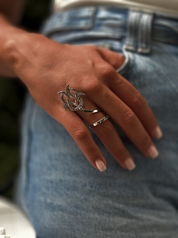 Sterling silver circle ring "Tulip"