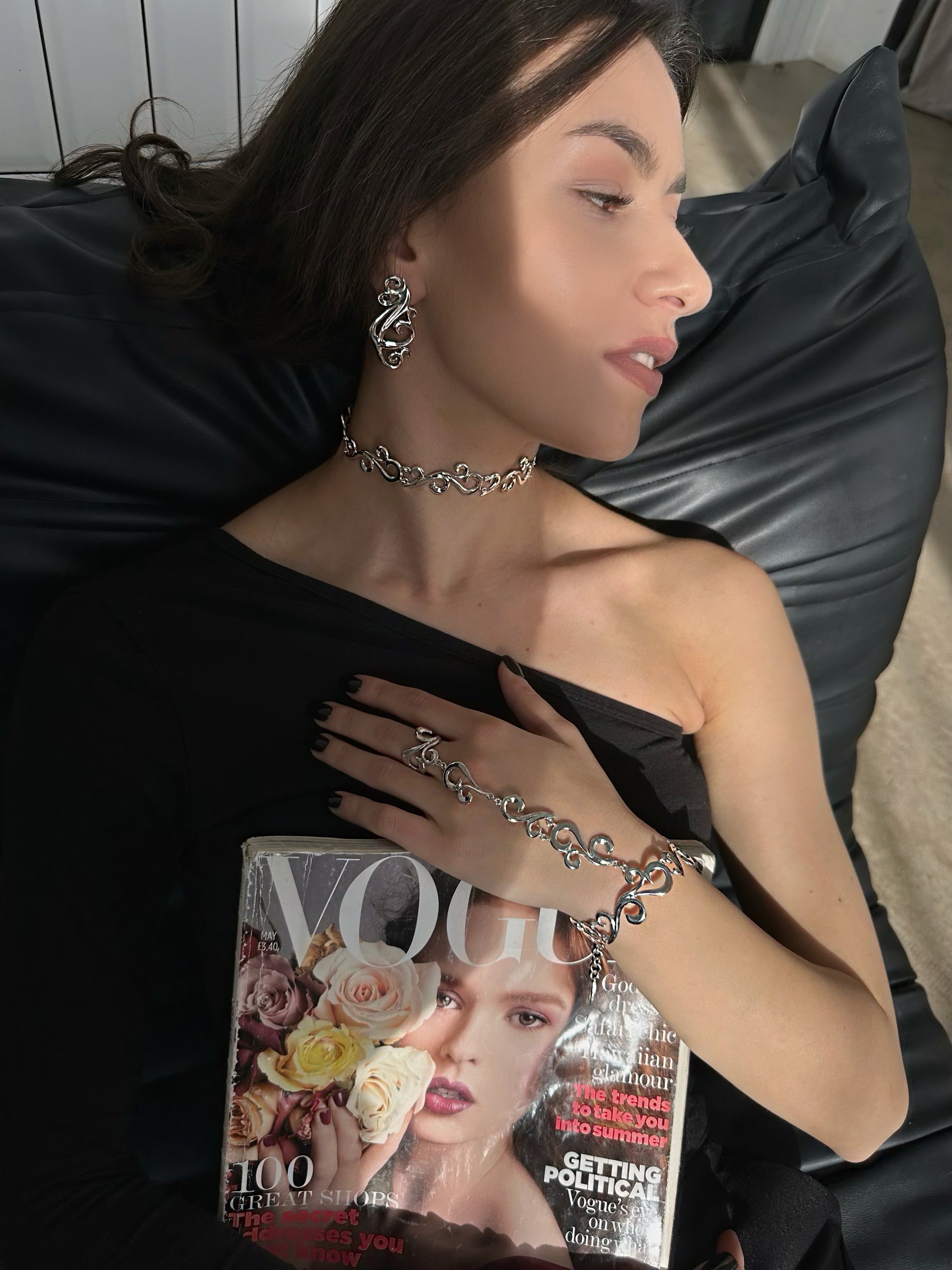 "silver ornament chandelier pin earrings"