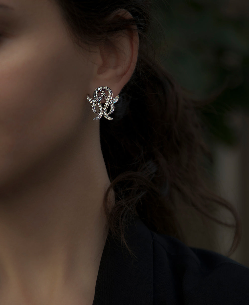 "Silver pin zircon tulip earrings"